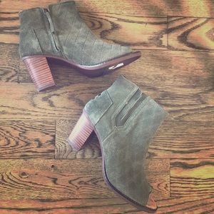 Women's TOMS suede booties worn once